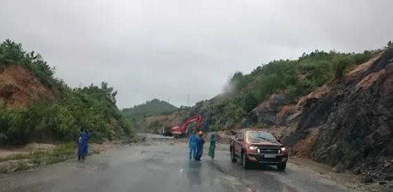 Hải Phòng - Quảng Ninh chao đảo vì bão số 3