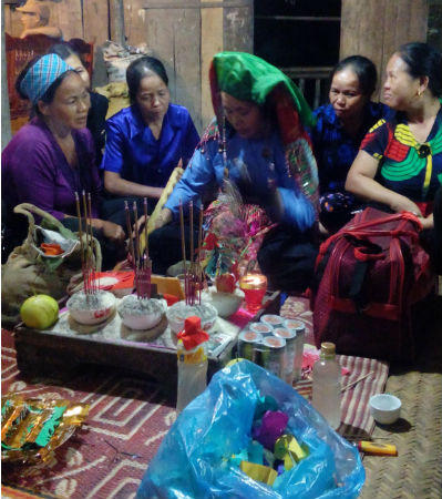 Lạ lùng chuyện nam thanh niên hợp duyên với... ma