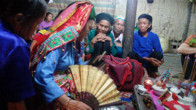 Lạ lùng chuyện nam thanh niên hợp duyên với... ma