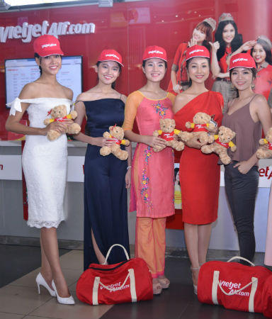 ​Trên du thuyền sang trọng, Bikini Vietjet tôn vinh nét đẹp Hoa hậu Việt Nam 2016