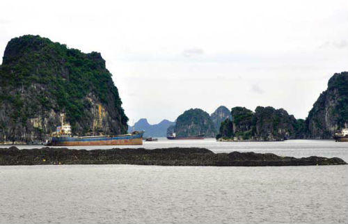 Hệ lụy môi trường vịnh Hạ Long từ hoạt động khai thác than