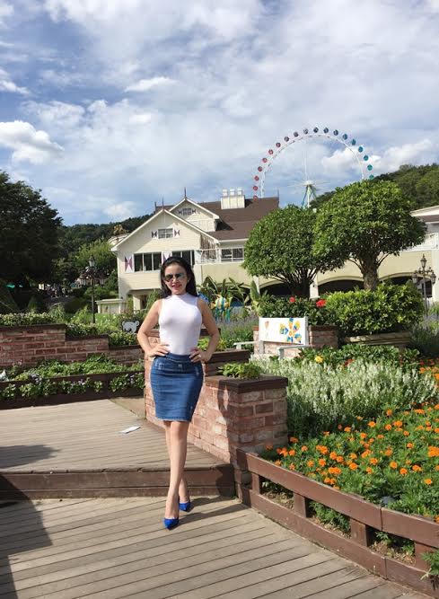 Janny Thủy Trần khoe vòng eo 58 vi vu Hàn Quốc