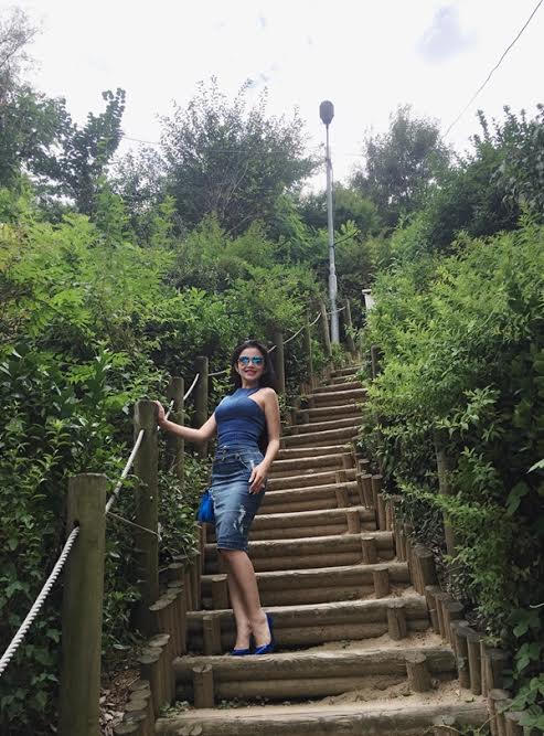 Janny Thủy Trần khoe vòng eo 58 vi vu Hàn Quốc