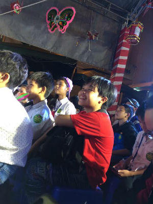 Trung thu sớm cho những trẻ em cơ nhỡ