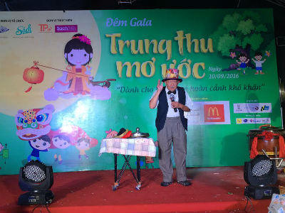 Trung thu sớm cho những trẻ em cơ nhỡ