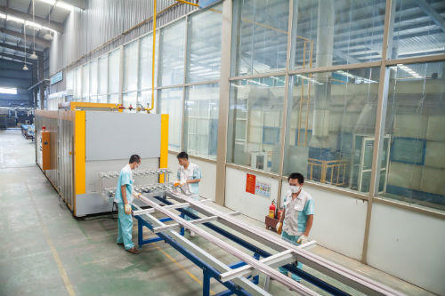 Sơn nhôm vân gỗ - sự lựa chọn mới cho không gian nội thất hiện đại, sang trọng