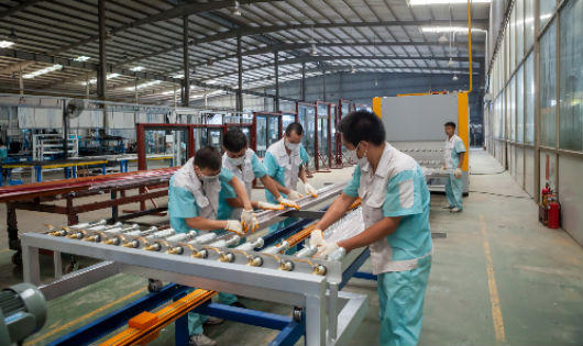 Eurowindow đầu tư hơn 25 tỷ đồng mua dây chuyền từ châu Âu