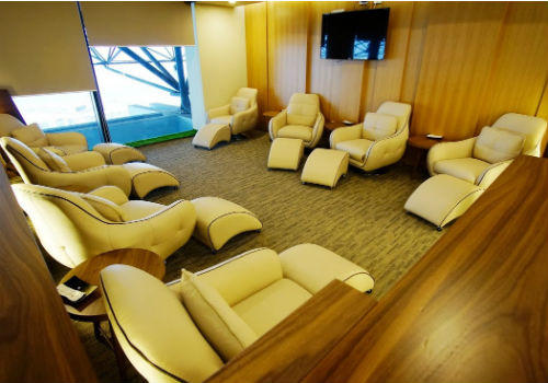 Thứ trưởng Giao thông chúc mừng Vietnam Airlines khai trương Phòng khách Bông Sen 