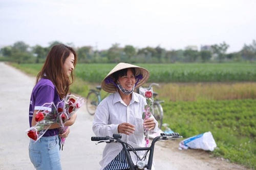 888 Đóa Hồng  - Tặng Phụ nữ Vĩnh Phúc