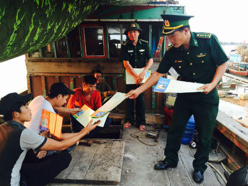 “Cột mốc sống” trên biên giới