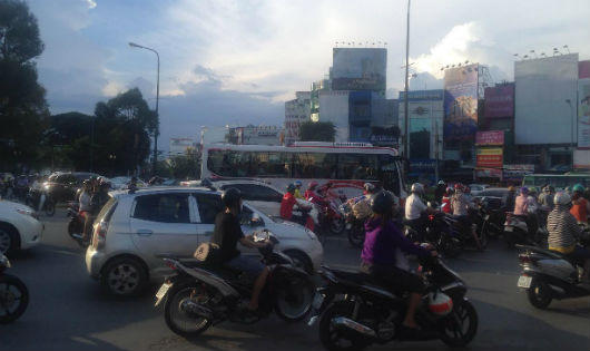 TP. HCM: Lập lại trật tự giao thông hay gián tiếp “tạo” cạnh tranh không lành mạnh?