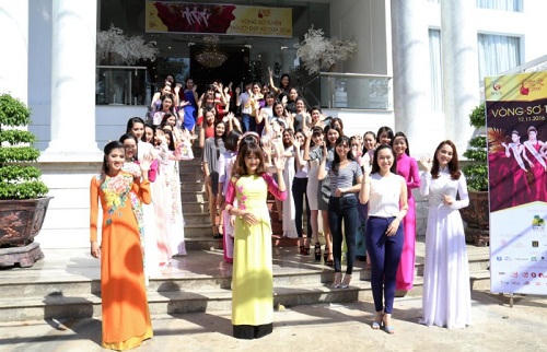 Hoa Hậu Kim Nguyễn “đắt show” ngồi ghế nóng các cuộc thi sắc đẹp