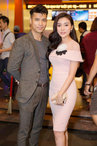 Cao Thái Hà tận tình hỏi thăm Trương Thế Vinh