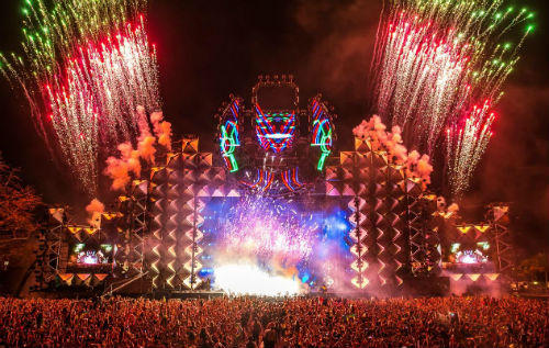 Đại nhạc hội tại khu nghỉ dưỡng cao cấp Golden Peak 