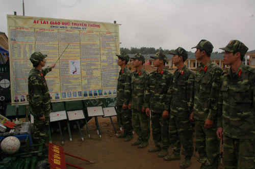 Sư đoàn 324 (Quân khu 4): Đa dạng hình thức giáo dục tại đơn vị