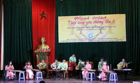 Thăng hoa cảm xúc cùng nhóm nhạc của những thanh niên tật nguyền