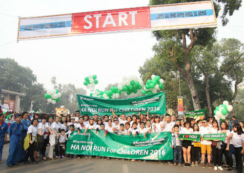 Gần 500 nhân viên Manulife dẫn đầu Cuộc chạy vì trẻ em Hà Nội