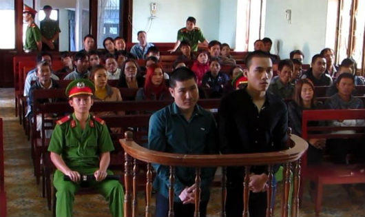 Án mạng trong phòng xông hơi khách sạn