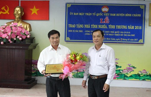 N.H.O trao "Xuân Lộc Điền" đến các hộ dân nghèo huyện Bình Chánh