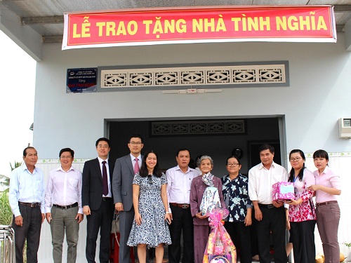 N.H.O trao "Xuân Lộc Điền" đến các hộ dân nghèo huyện Bình Chánh