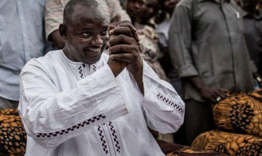 Gambia: Cuộc đối chọi của 2 Tổng thống