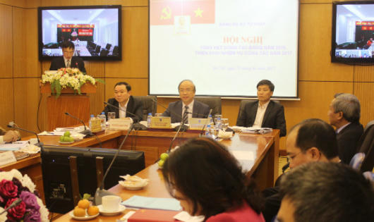 Chú trọng tới công tác giáo dục tư tưởng chính trị với Đảng viên