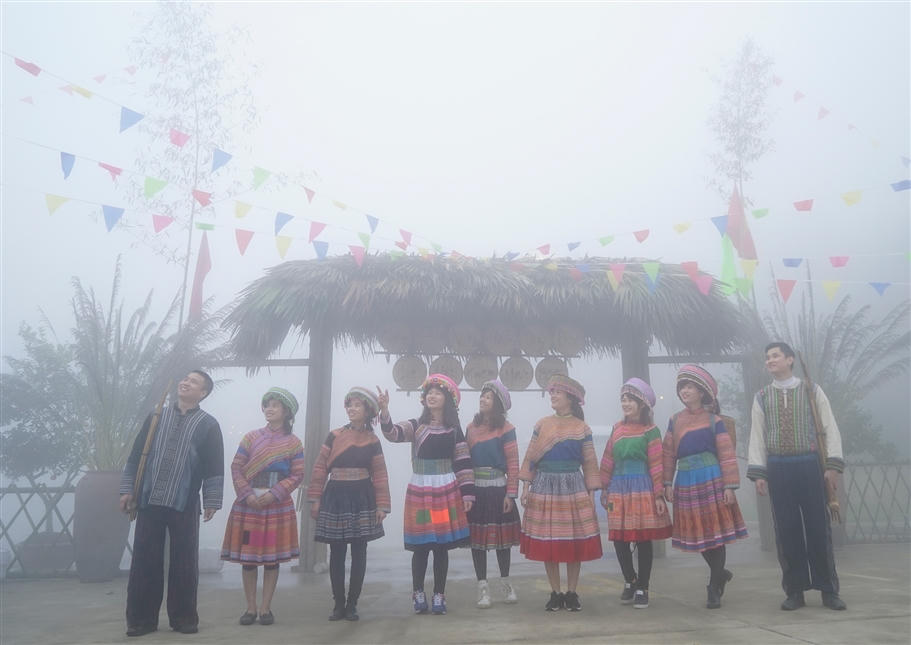 Fansipan Legend tổ chức Lễ hội khèn, hoa lần thứ nhất