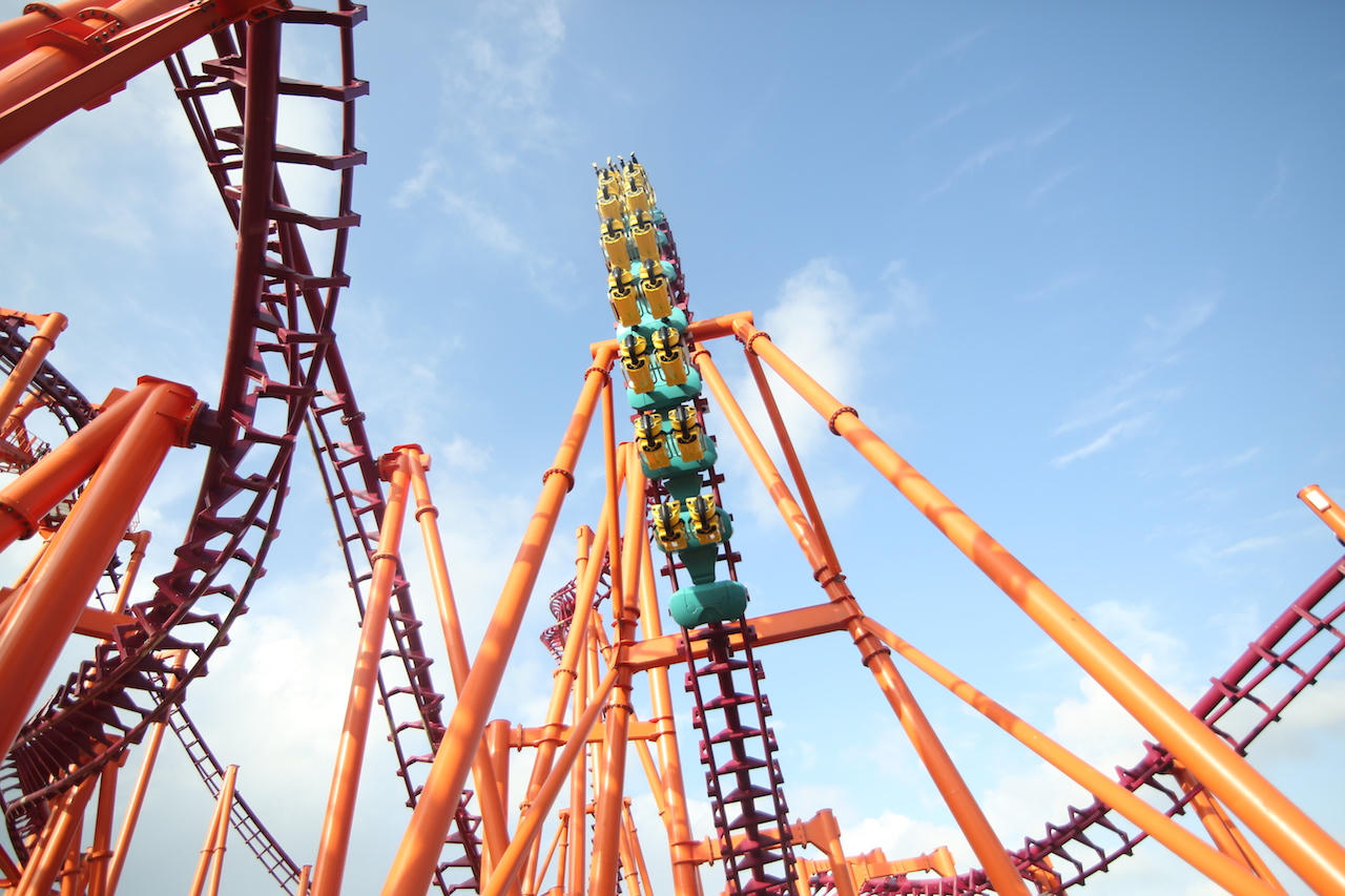 Asia Park ra mắt tàu lượn dạng treo lớn nhất Việt Nam