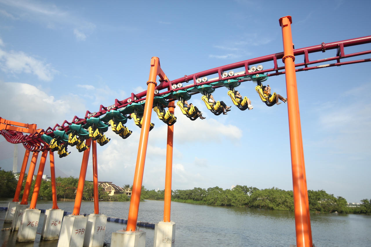 Asia Park ra mắt tàu lượn dạng treo lớn nhất Việt Nam