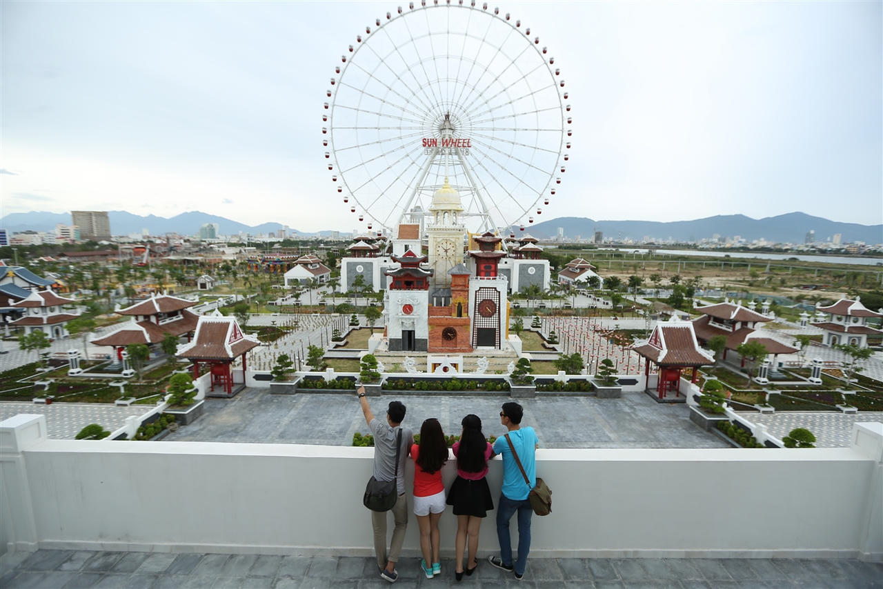 Asia Park ra mắt tàu lượn dạng treo lớn nhất Việt Nam