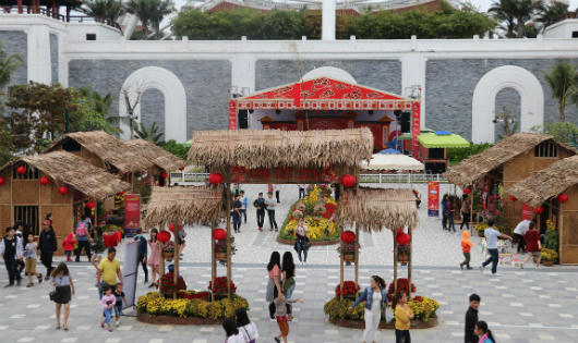 Hàng ngàn du khách nô nức đến Asia Park đầu năm mới