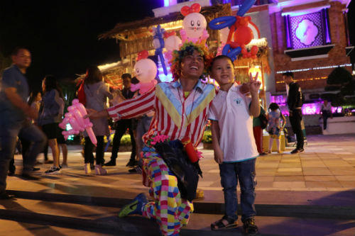 Hàng ngàn du khách nô nức đến Asia Park đầu năm mới