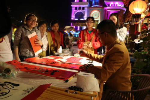 Hàng ngàn du khách nô nức đến Asia Park đầu năm mới