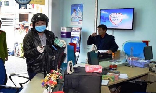 Dựng lại hiện trường vụ cướp chi nhánh ngân hàng BIDV chấn động ở Huế