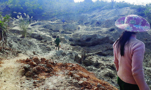 Nghệ An: Trẻ con cũng bất chấp mạng sống đi đãi quặng 'chui'