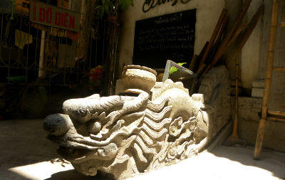 Xót xa khu di tích lăng đá họ Hoàng