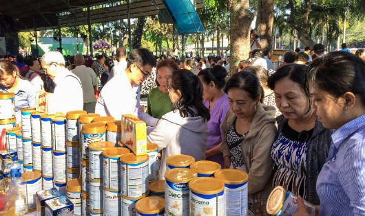 Vinamilk chăm sóc sức khỏe cho hơn 1.000 người cao tuổi