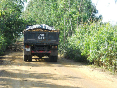 Bình Định: Thả nổi quản lý Khai thác, vận chuyển đất trên địa bàn?