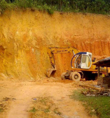 Bình Định: Thả nổi quản lý Khai thác, vận chuyển đất trên địa bàn?