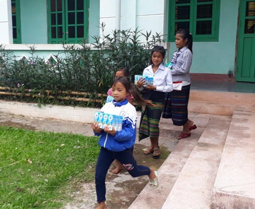 Chương trình “Uống sữa – Vận động – Khỏe mạnh” tại các trường Đèn Đom Đóm