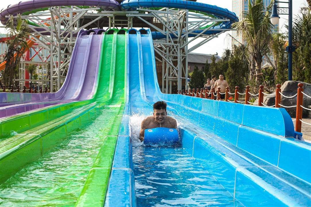 Những trải nghiệm mát lạnh đã đời ở công viên nước lớn nhất Đông Nam Á