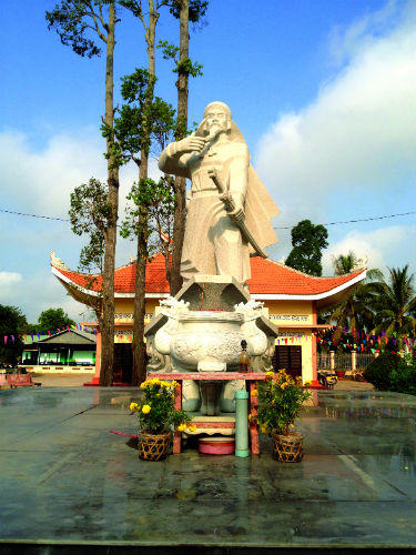 Uy nghiêm dinh Đốc Binh Vàng