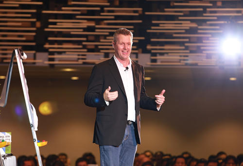 Hơn 600 khách mời tham dự sự kiện The Billionaire Tour 2017 tại TP.HCM