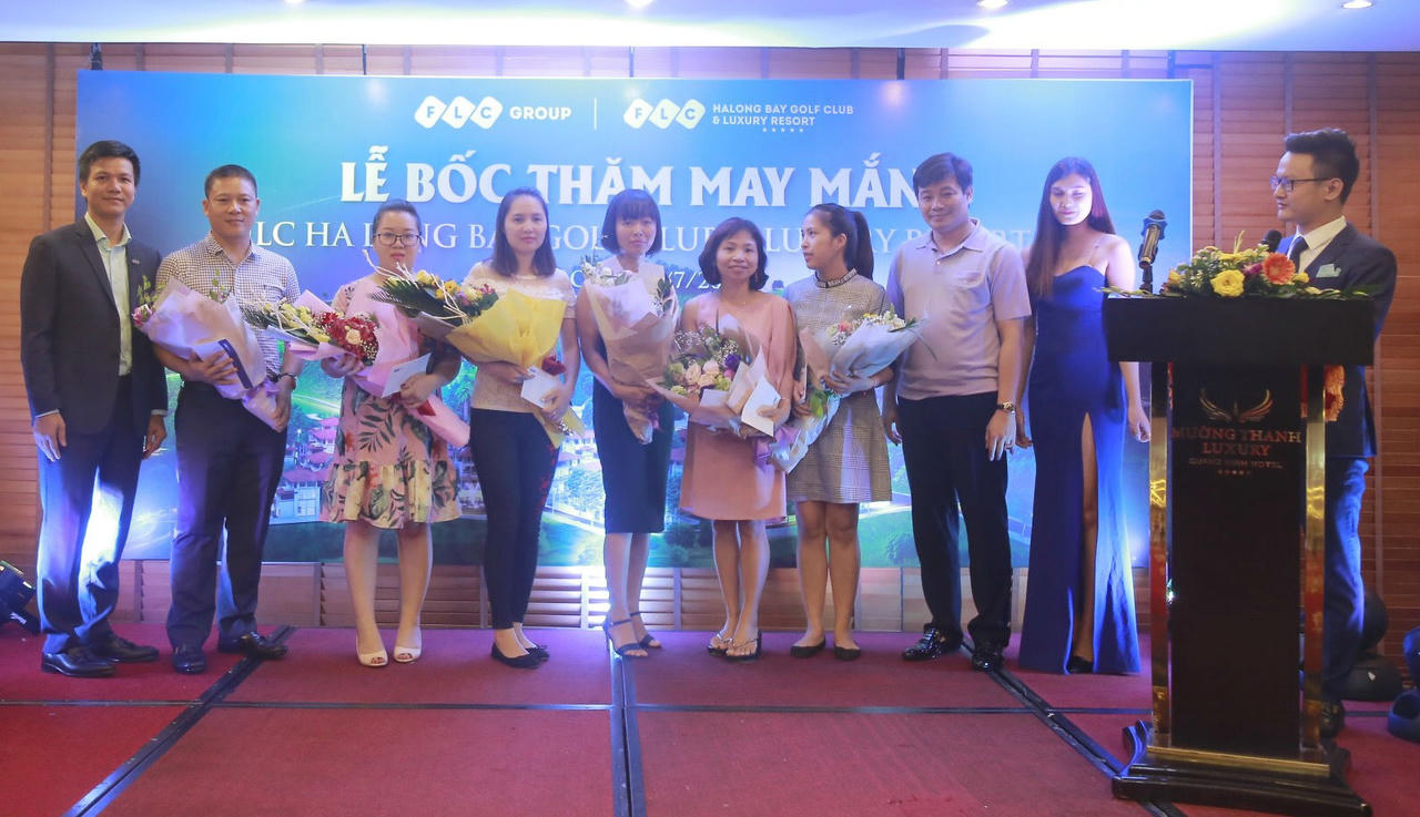 Bất ngờ khách hàng trúng thưởng hai siêu xe khi mua Villa FLC Hạ Long 