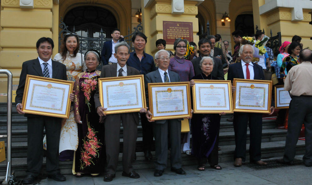 Nguyễn Hữu Cấy và 9 ngày đêm chụp ảnh lễ tang Bác Hồ