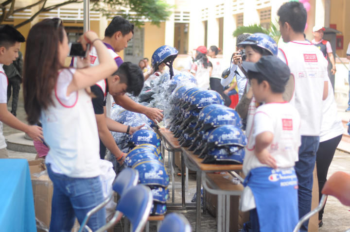 Những món quà ý nghĩa vì an toàn giao thông học đường