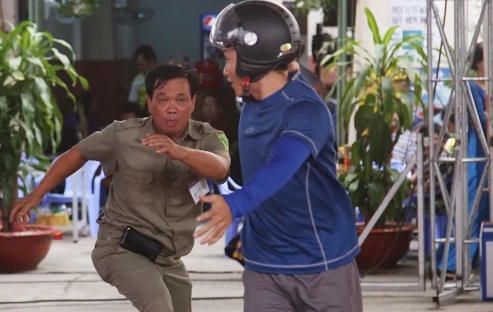 Trinh sát lê chân gãy, bám theo đường dây ma tuý Văn Kính Dương