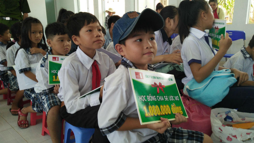 Home Credit đến với bà con nghèo tỉnh Bình Thuận