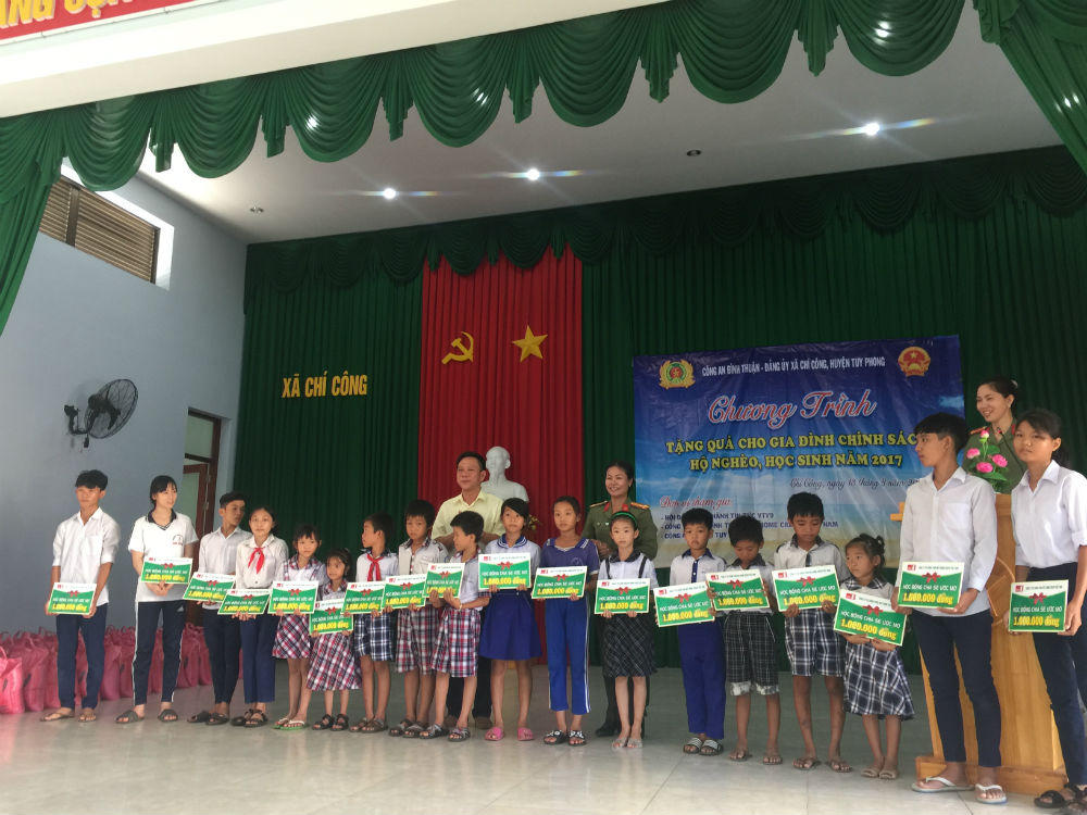 Home Credit đến với bà con nghèo tỉnh Bình Thuận