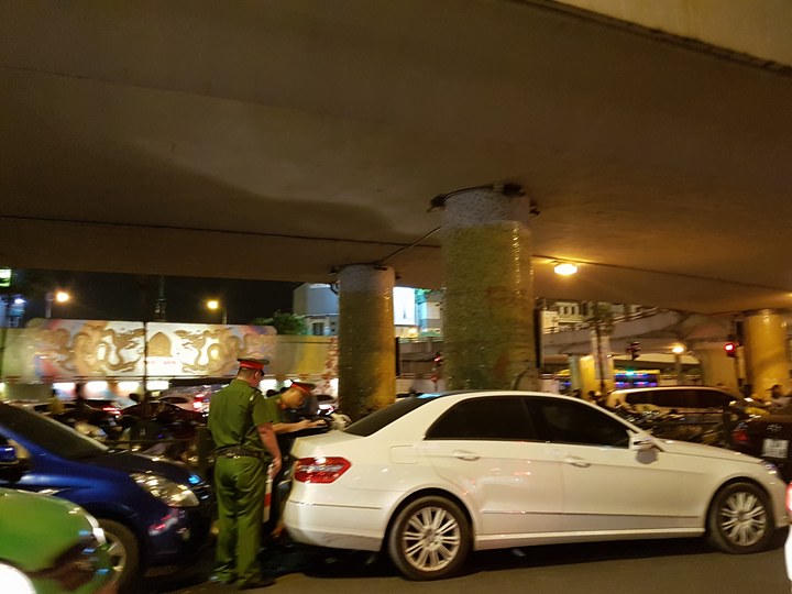 Phố cổ đông nghẹt trong buổi tối ngày lễ Quốc khánh 2/9